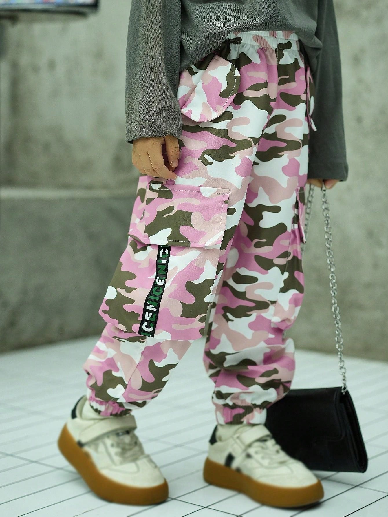 1pc Young Girl Camouflage Pattern Multi-Pocket Cargo Pants, Fashionable Casual Summer Trousers