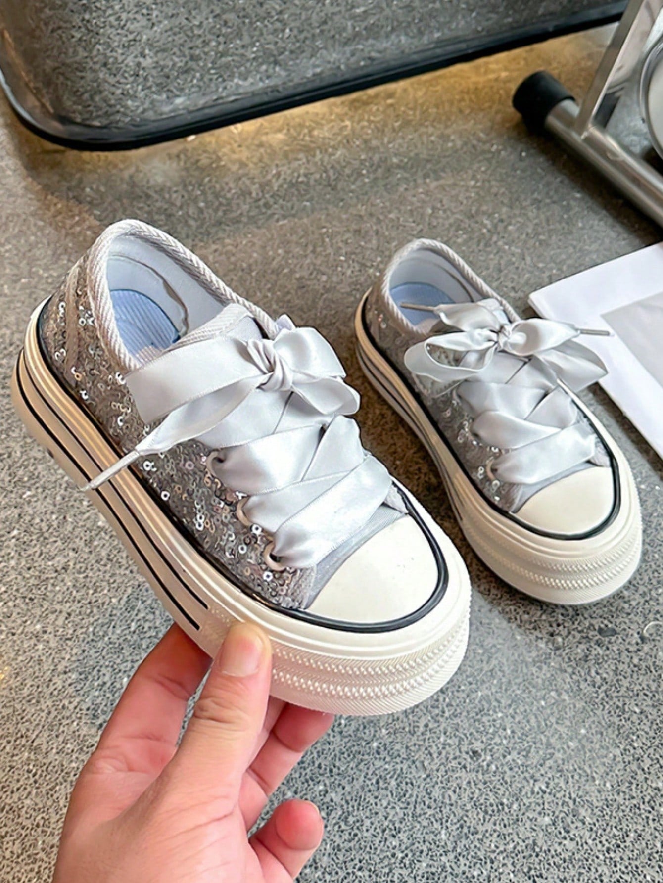 1 Pair Girls Glitter Sneakers 2024 New Thick Sole Breathable Canvas Shoes With Hidden Heel