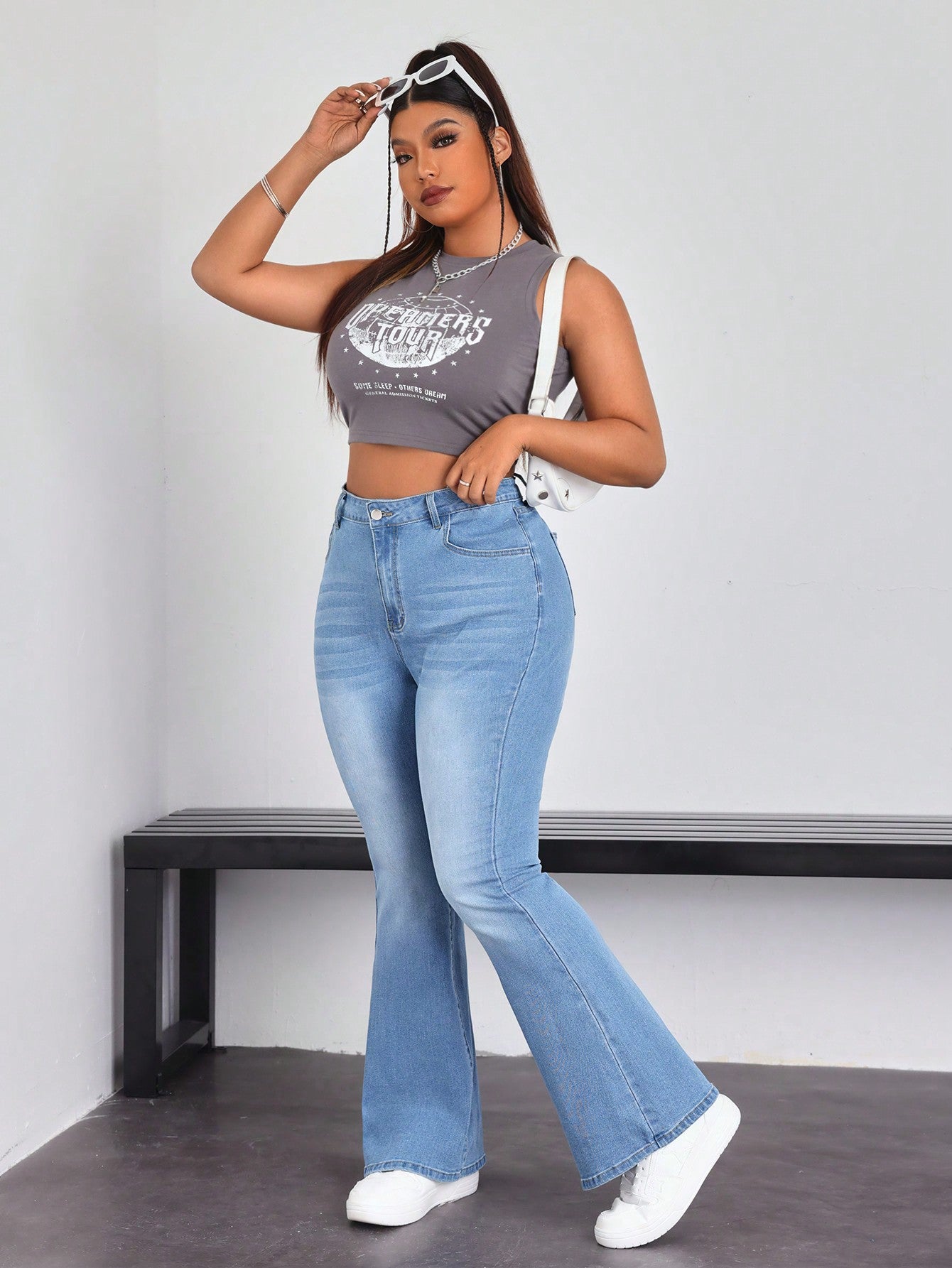 EZwear Plus Size Simple Casual Flare Leg Jeans