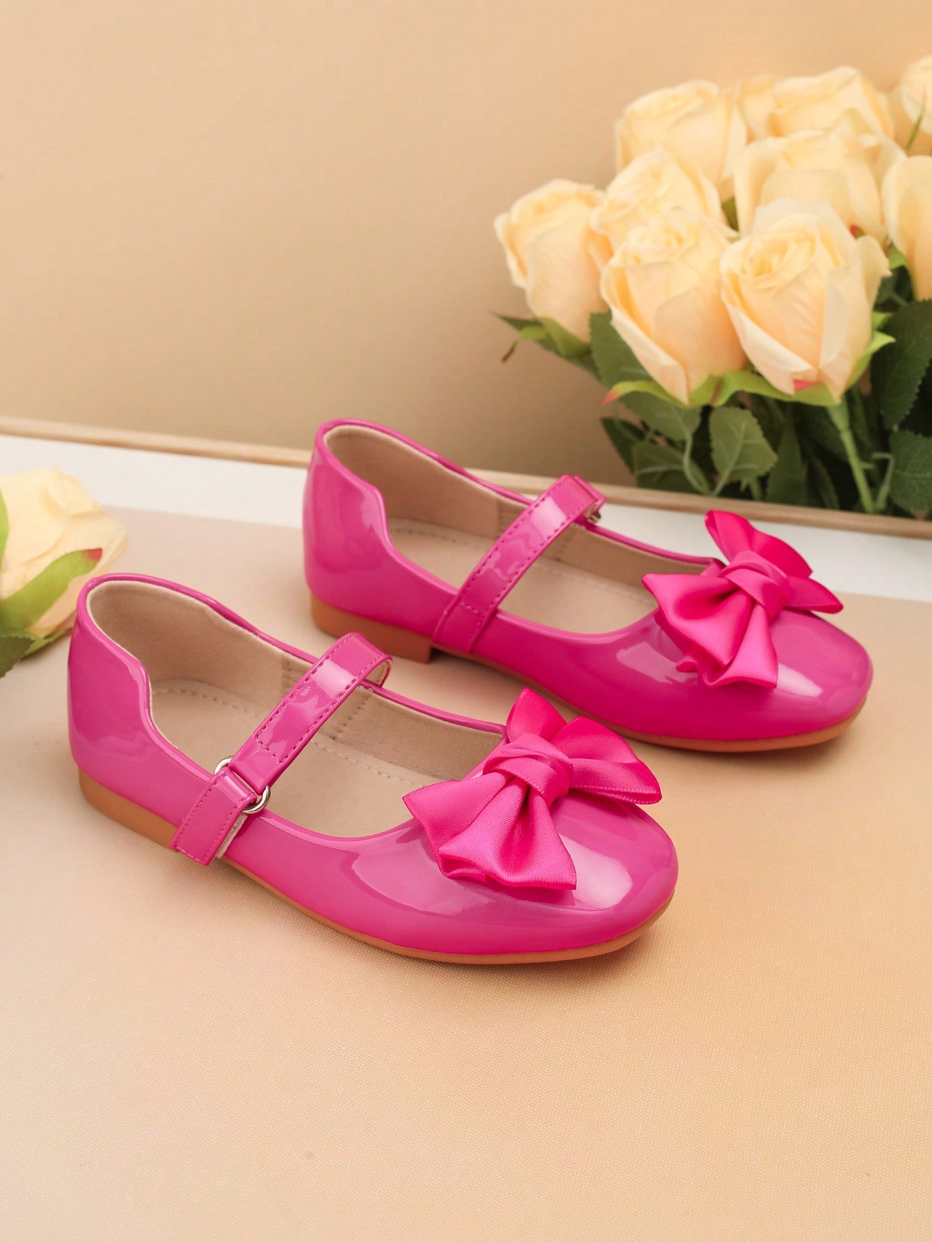 1 Pair Cute Butterfly Designed Solid Color Flat Slip-Resistant Leather Children Shoes Suitable For All Seasons