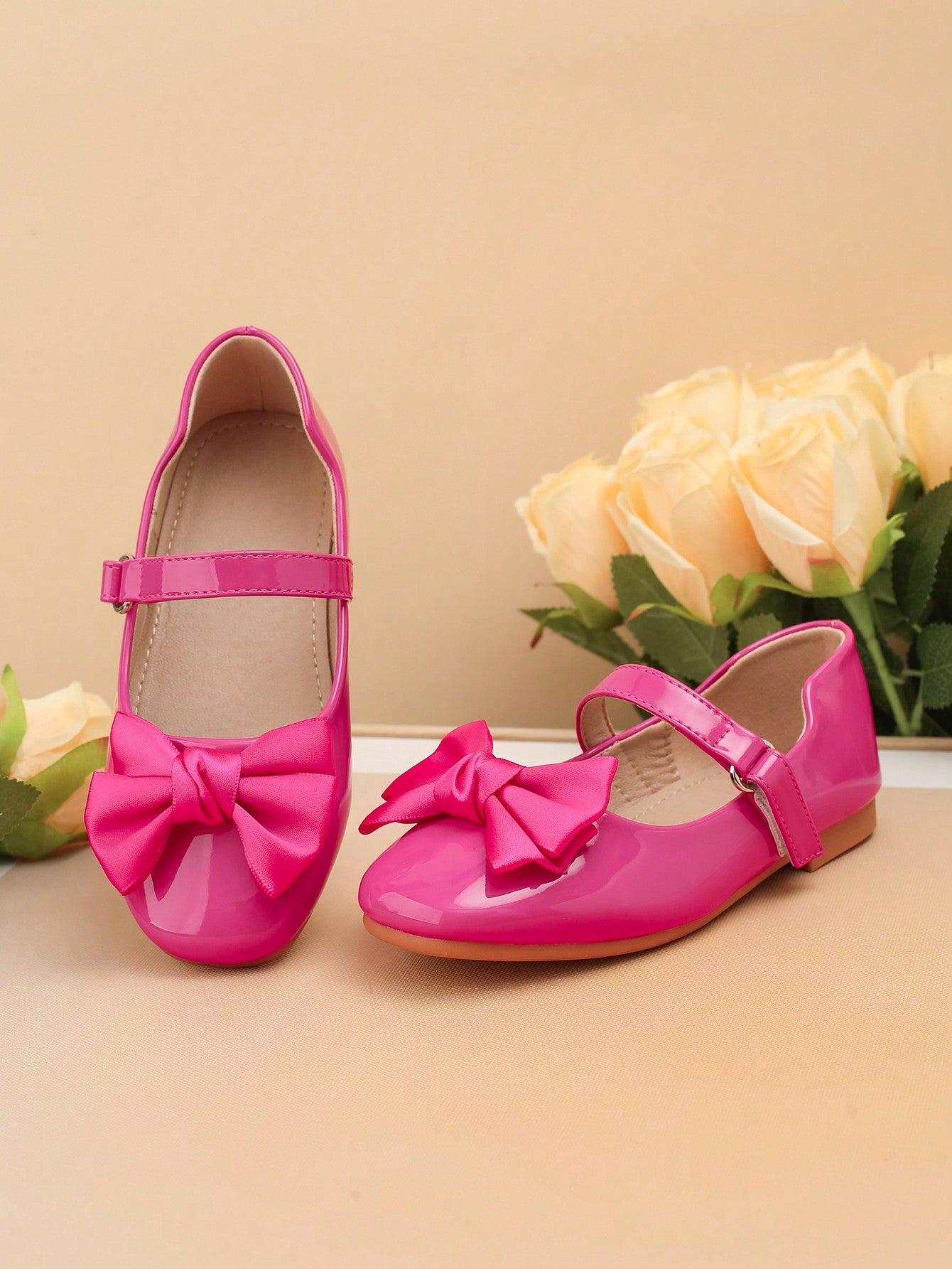 1 Pair Cute Butterfly Designed Solid Color Flat Slip-Resistant Leather Children Shoes Suitable For All Seasons