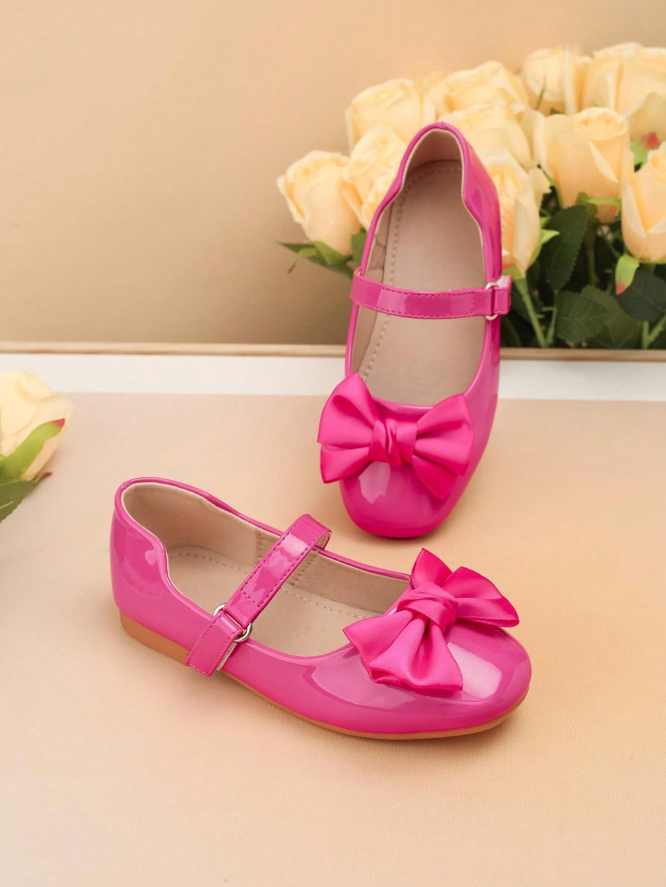 1 Pair Cute Butterfly Designed Solid Color Flat Slip-Resistant Leather Children Shoes Suitable For All Seasons