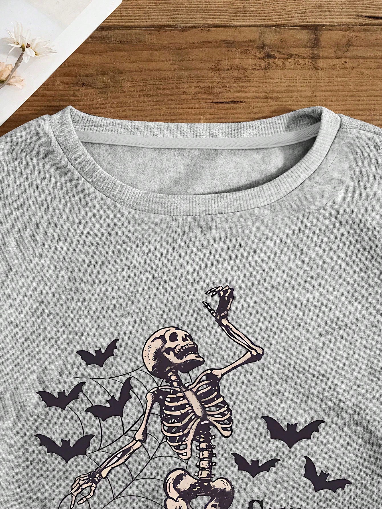 x Carly Lawrence SHEIN EZwear Women's Pumpkin Bat Skeleton Halloween Print Crew Neck Long Sleeve Sweatshirt