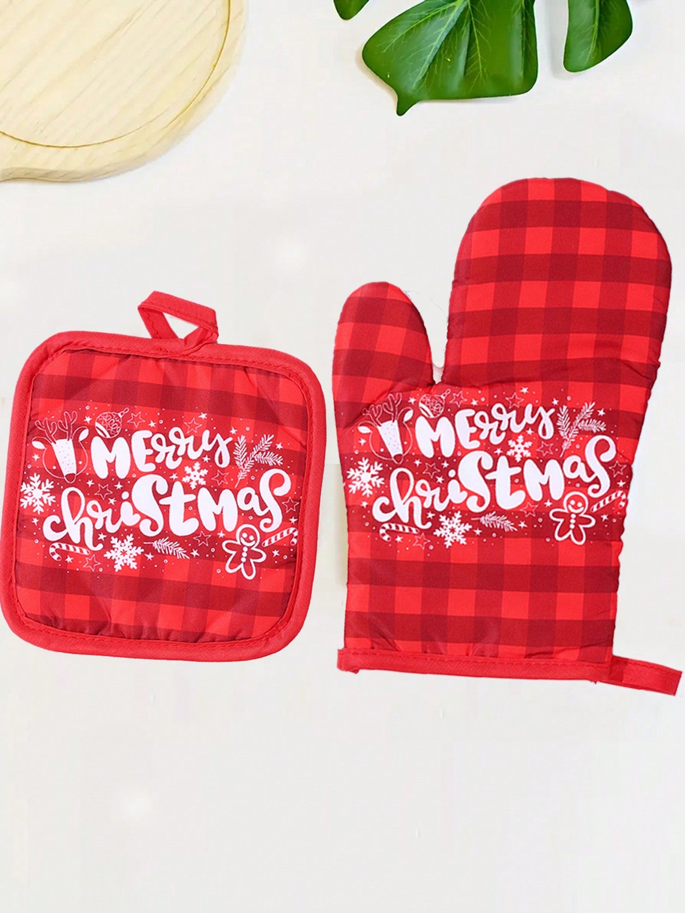 2Pcs Christmas Heat Insulation Oven Gloves,Santa Claus Snowman Pattern,Christmas Decorations,Kitchen Essentials, Baking Tools,Holiday Cooking And Baking Supplies,Xmas Party Decor,Merry Christmas,2025 New Year Decor