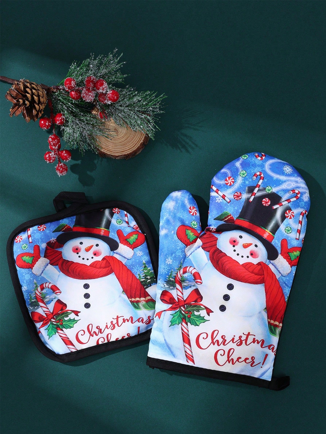 2Pcs Christmas Heat Insulation Oven Gloves,Santa Claus Snowman Pattern,Christmas Decorations,Kitchen Essentials, Baking Tools,Holiday Cooking And Baking Supplies,Xmas Party Decor,Merry Christmas,2025 New Year Decor