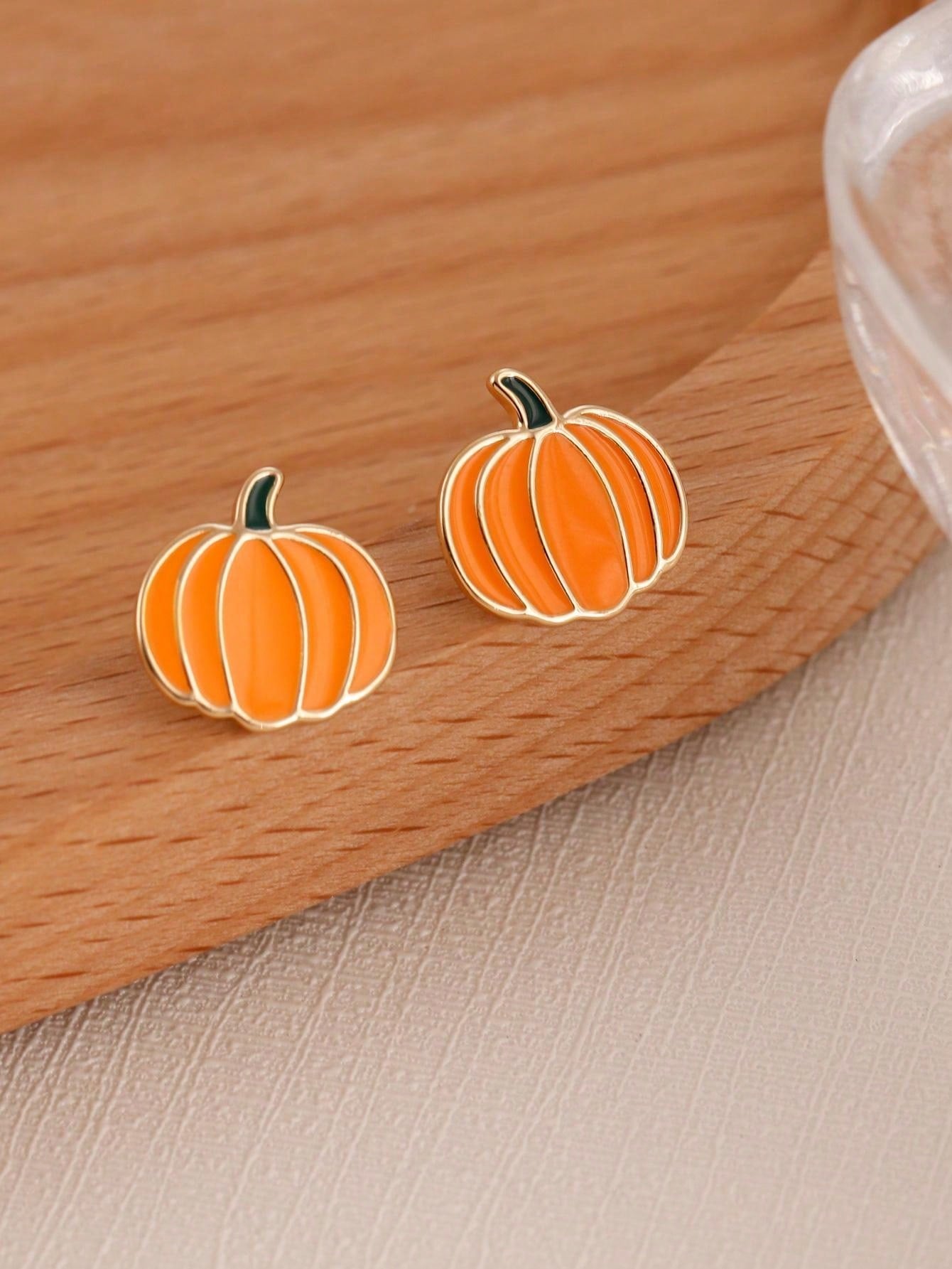 2pcs Elegant Simple Gold Pumpkin Stud Earrings, European And American Fashion Suitable For Women To Wear On Halloween, Thanksgiving And Daily Occasions