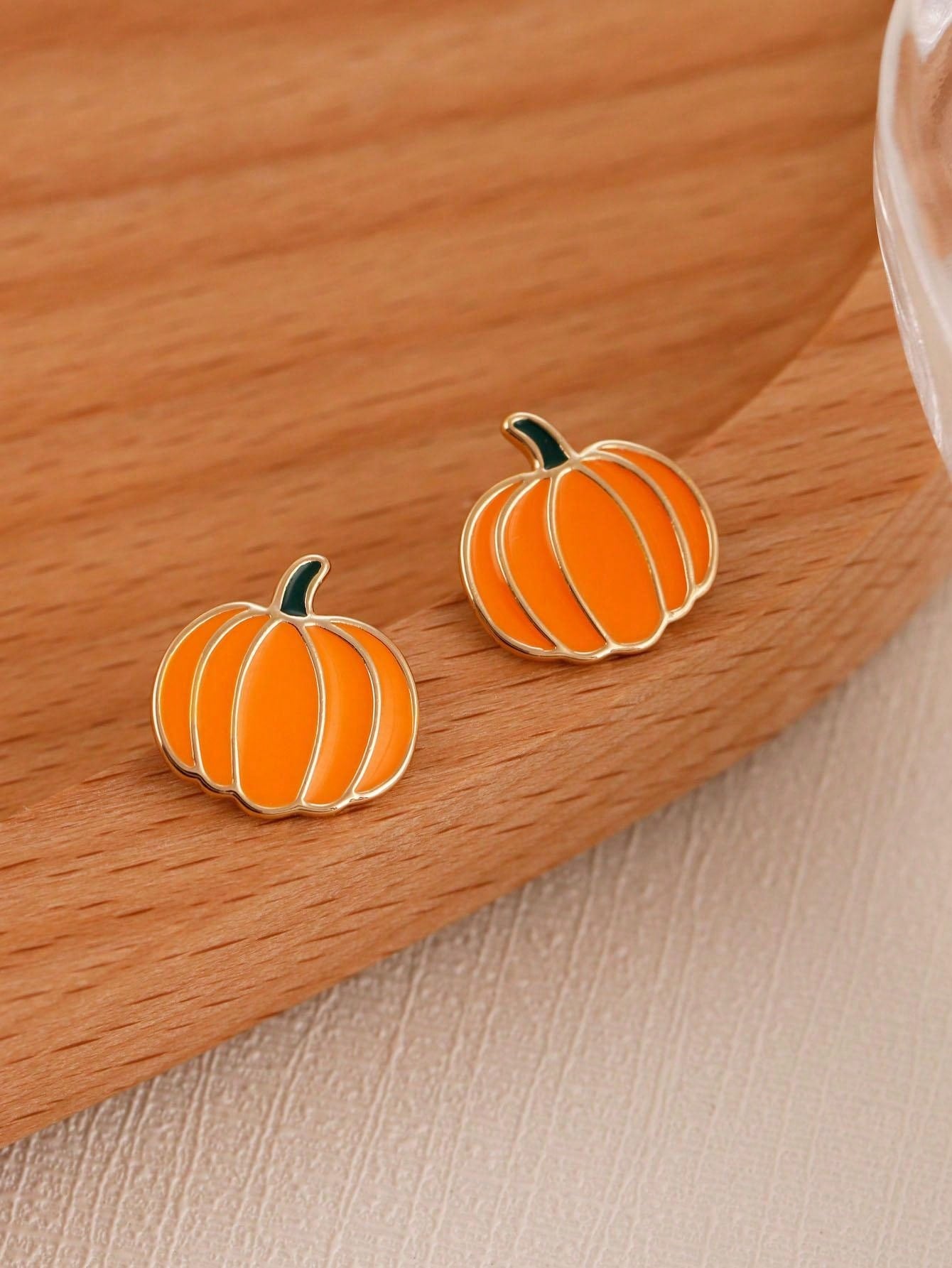 2pcs Elegant Simple Gold Pumpkin Stud Earrings, European And American Fashion Suitable For Women To Wear On Halloween, Thanksgiving And Daily Occasions