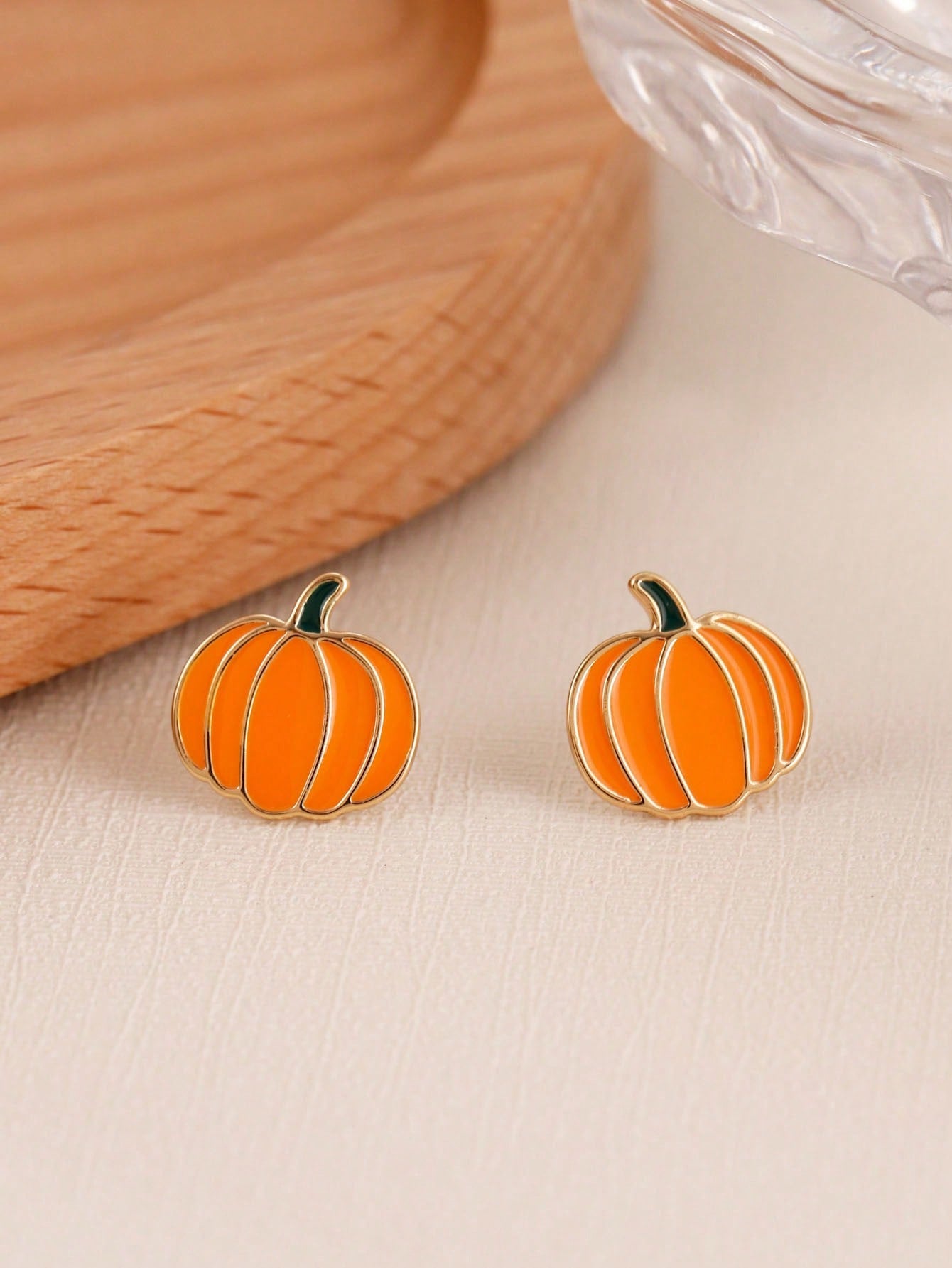 2pcs Elegant Simple Gold Pumpkin Stud Earrings, European And American Fashion Suitable For Women To Wear On Halloween, Thanksgiving And Daily Occasions