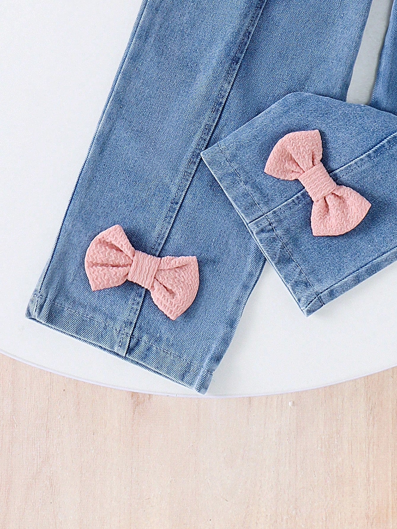 Young Girl 2pcs Fashionable Long Sleeve Bowknot Top And Denim Pants Set