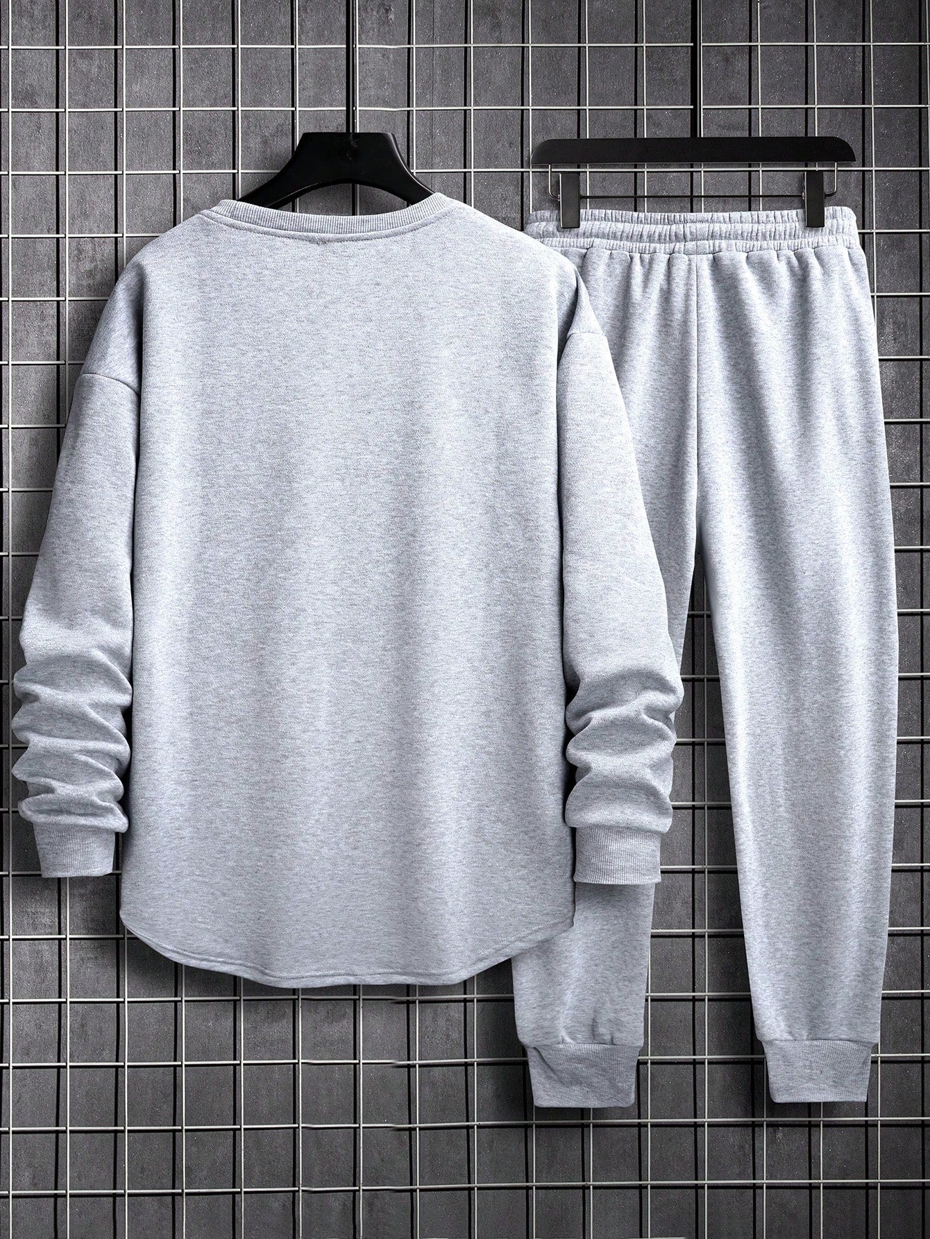 Manfinity Hypemode Loose Men Patched Detail Sweatshirt