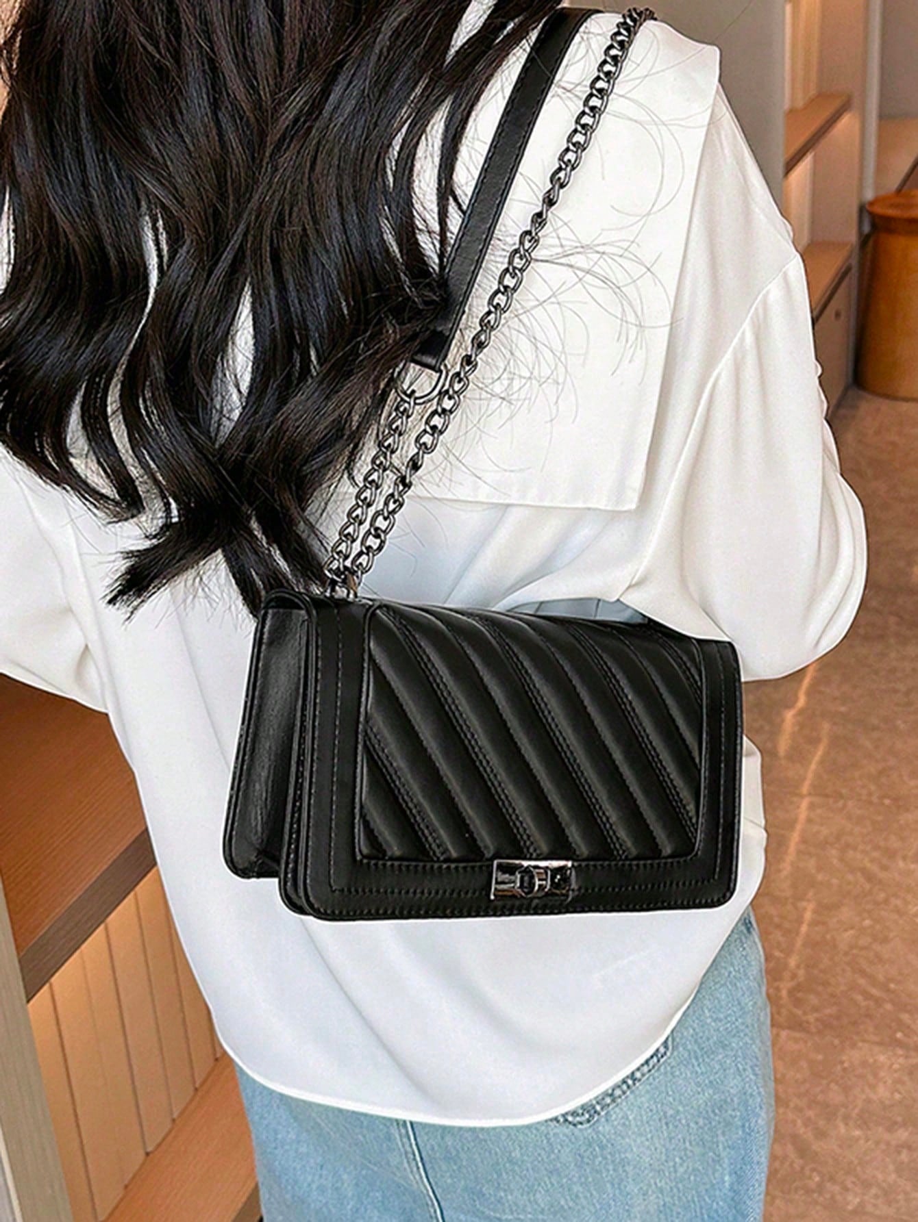 Fashionable And Simple Solid Color Embroidered Thread Shoulder Bag Lightweight And Versatile Women's Small Square Bag Made Of PU Material