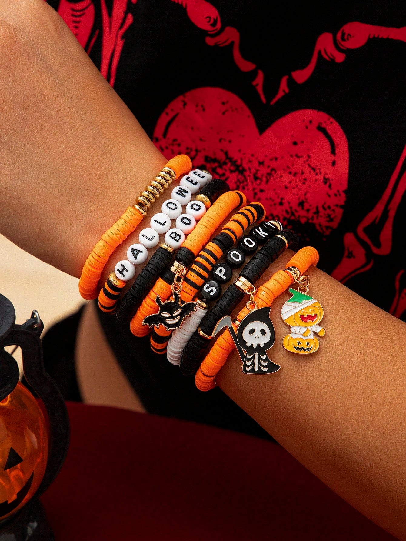 7pcs Halloween Themed Polymer Clay Beaded Stackable Elastic Bracelet Set, Fashionable Pumpkin