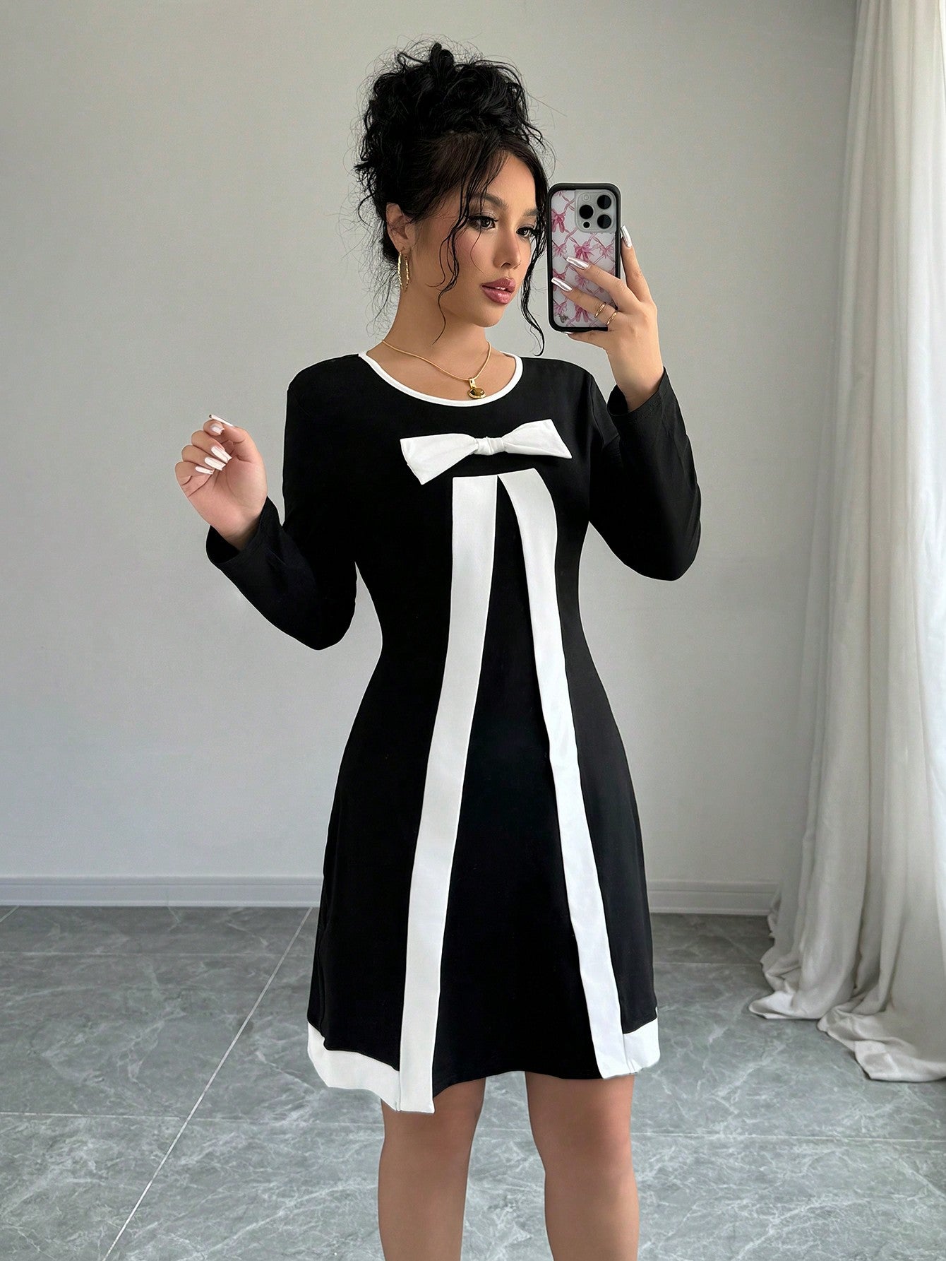 Elenzya Women's Black And White Contrast Color Block Round Neck Long Sleeve Casual Short Dress