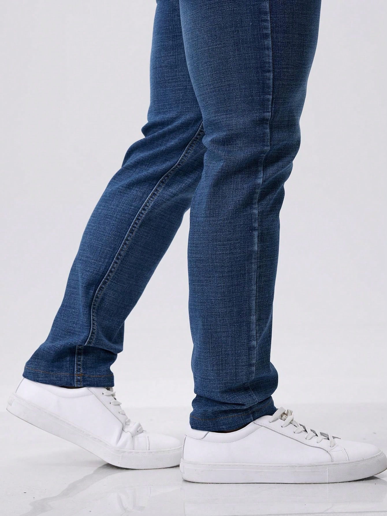 Men's Casual Straight Stretch Jeans,  Denim Material