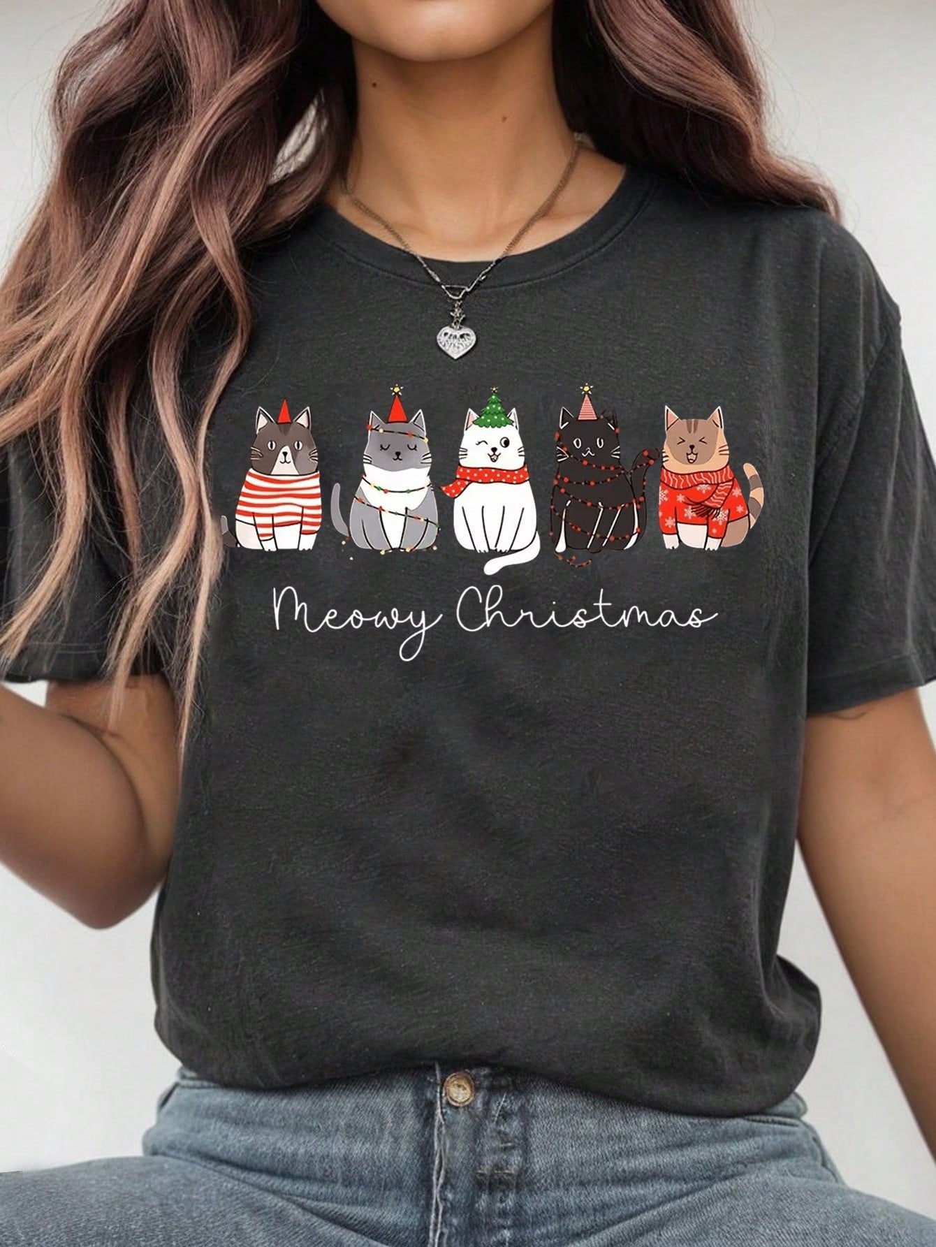 Essnce Christmas Atmosphere T-Shirt, Women's Regular T-Shirt, Printed With Slogans, Cat Pattern Top, Suitable For Spring And Summer