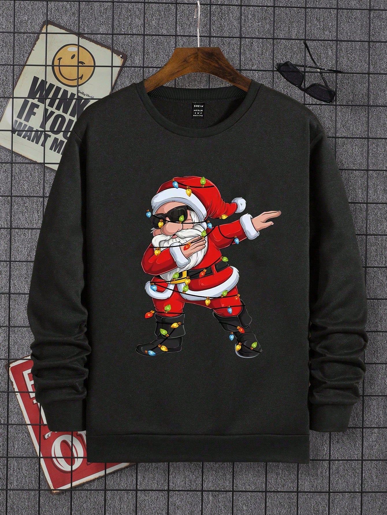 Manfinity Men's Santa Claus Print Fleece Sweatshirt