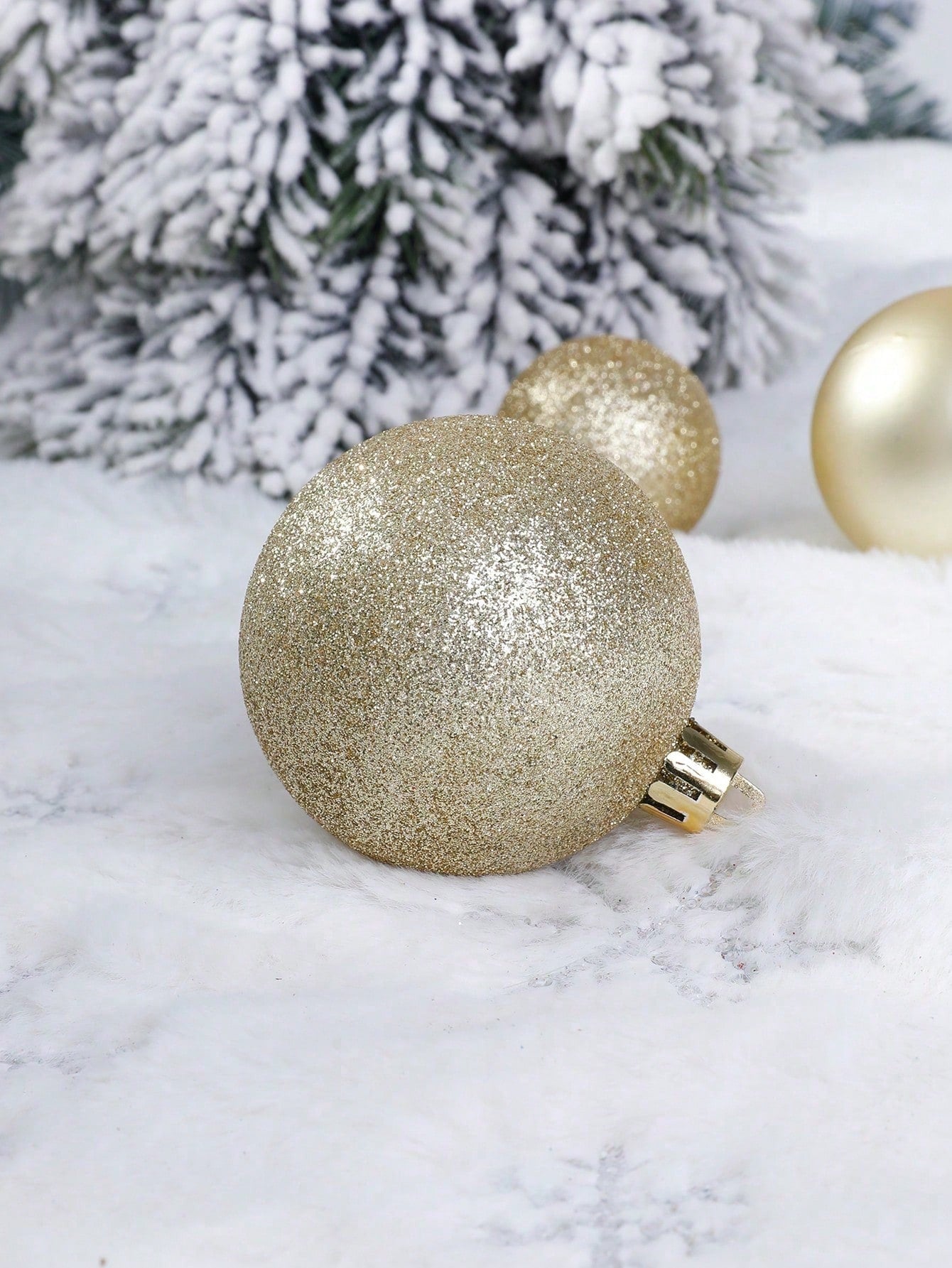 1 Set Of 28pcs Gold Christmas Ornament Balls, Christmas Tree Decorations With Hanging Strings, Suitable For Christmas Tree, Holiday, Wedding, Party, Home Decor, 4/5/6cm (1.6/2/2.4 Inches) Shatterproof Glitter Hanging Ornaments