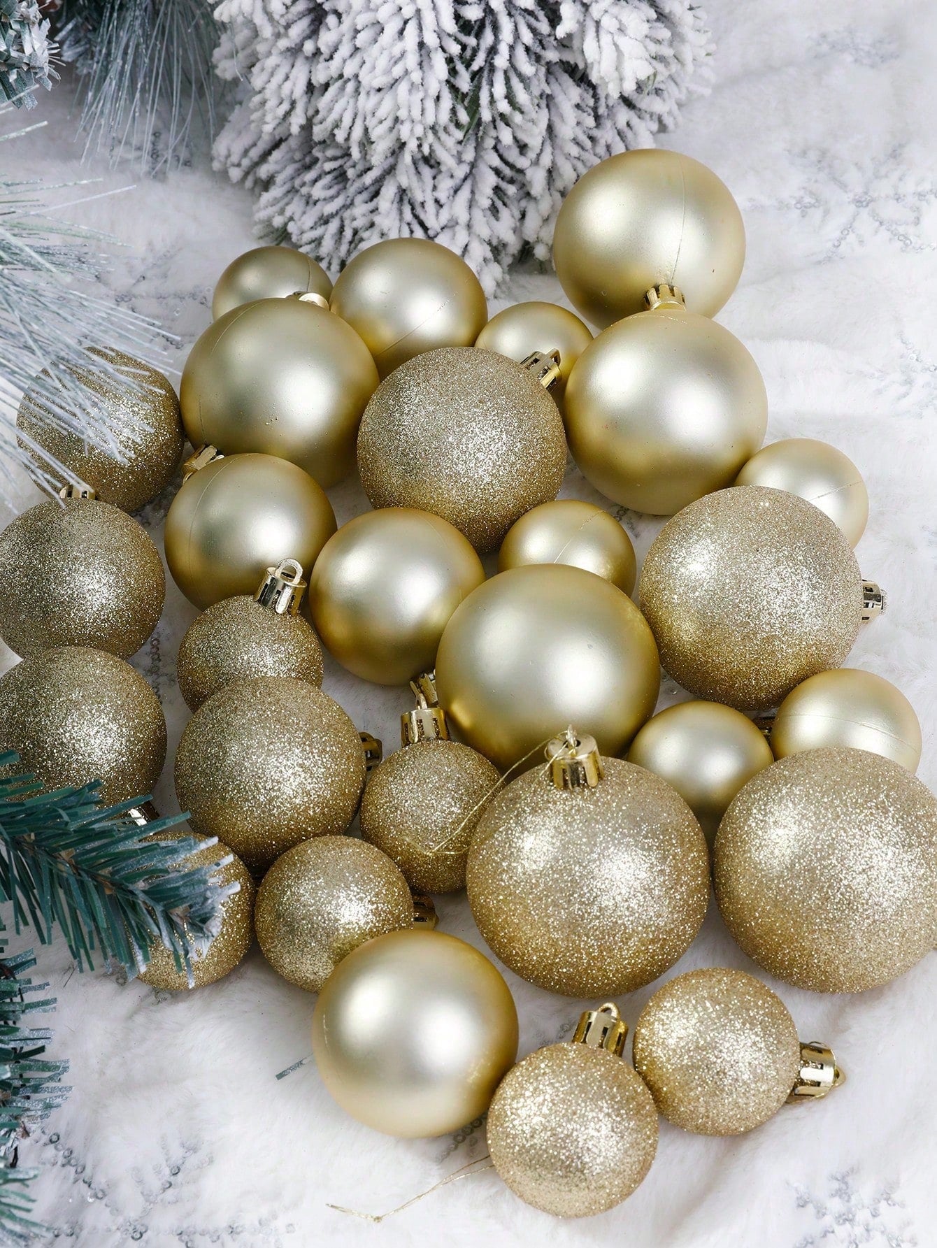 1 Set Of 28pcs Gold Christmas Ornament Balls, Christmas Tree Decorations With Hanging Strings, Suitable For Christmas Tree, Holiday, Wedding, Party, Home Decor, 4/5/6cm (1.6/2/2.4 Inches) Shatterproof Glitter Hanging Ornaments