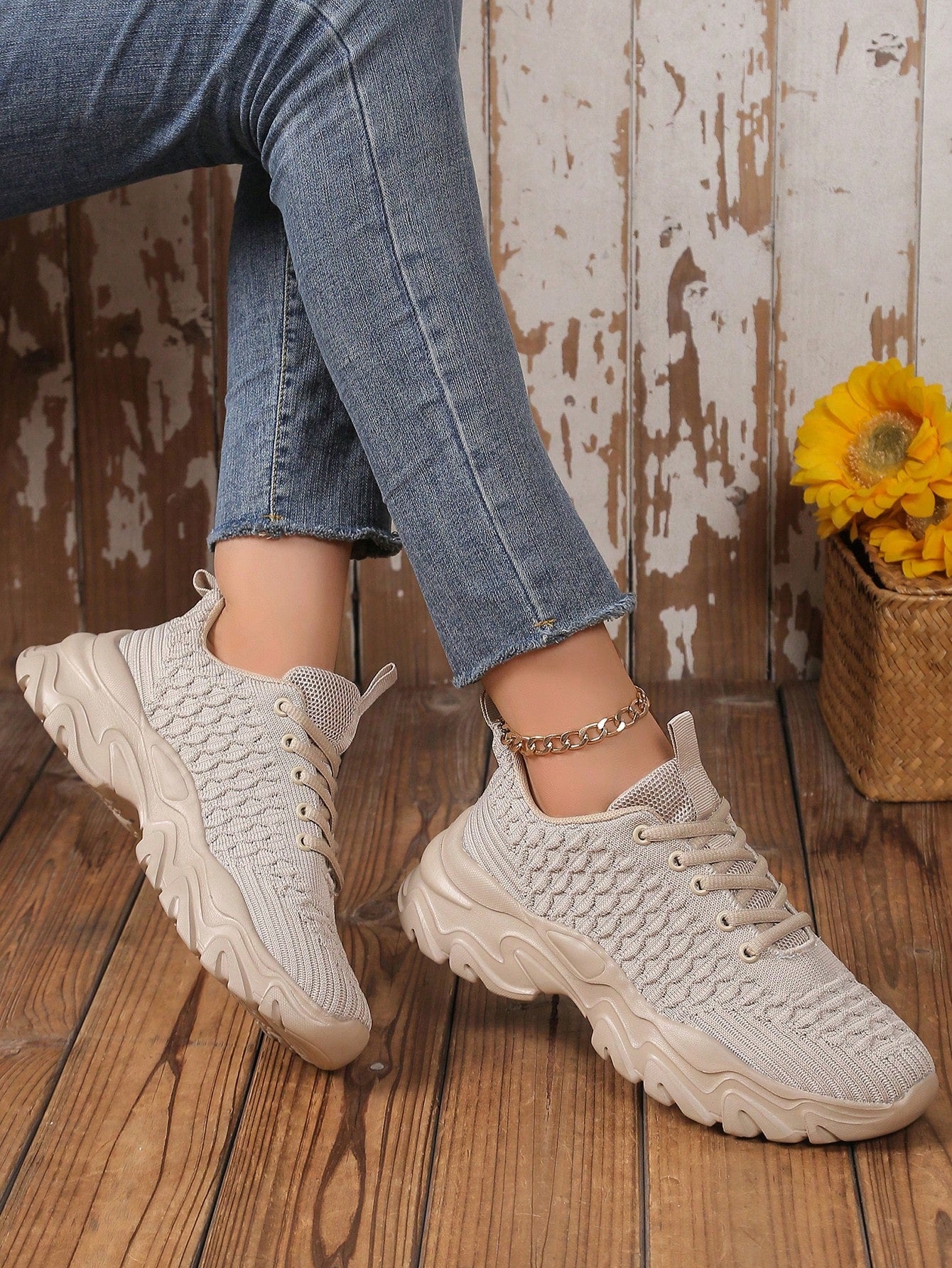 Women's Fashion Sneakers With Fish Scale Decor, Versatile Elevated Design, Lace-Up Fabric Running Shoes