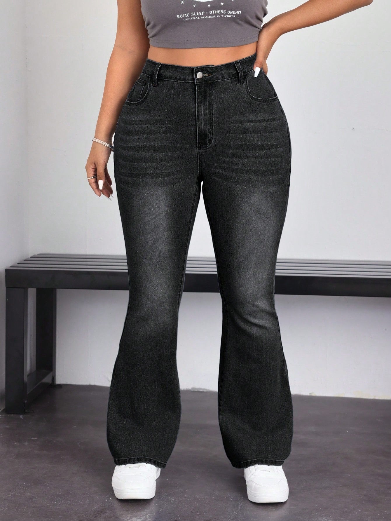 EZwear Plus Size Simple Casual Flare Leg Jeans