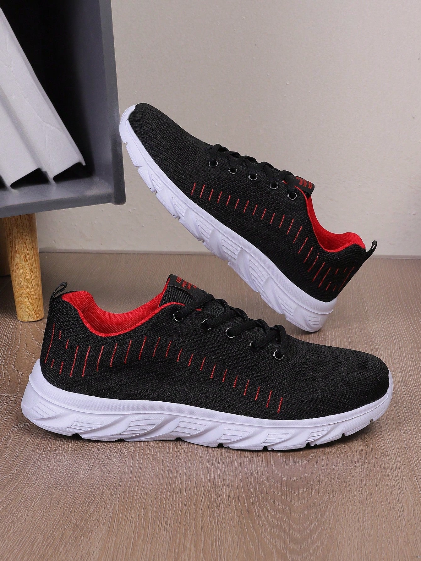 Plus Size Men's Casual Lightweight Sneakers, 4 Colors, Low Top Lace-Up Fashion Versatile Trendy Shoes