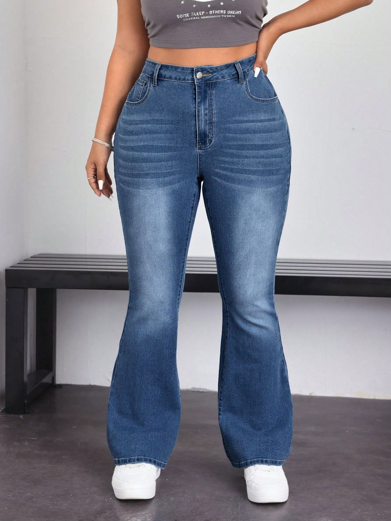 EZwear Plus Size Simple Casual Flare Leg Jeans