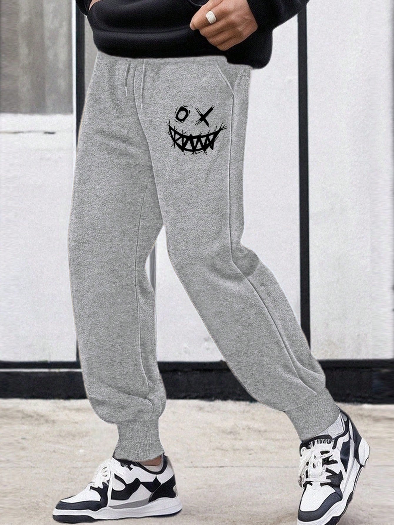 Manfinity Dauomo Men's Smiling Face Printed Drawstring Waist Jogger Pants