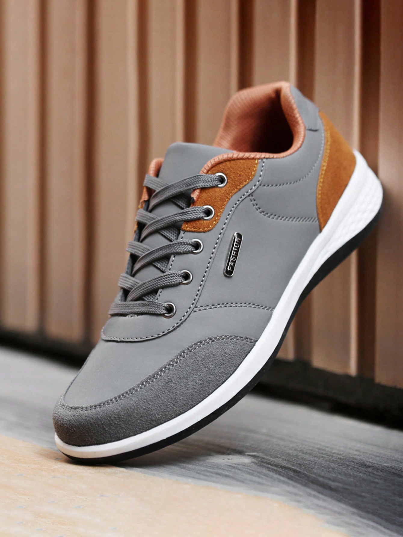 1 Pair Of Shoes Men's Sports Shoes Breathable Men's Casual Shoes Competition Shoes Fashionable Casual Shoes Men's Running Shoes