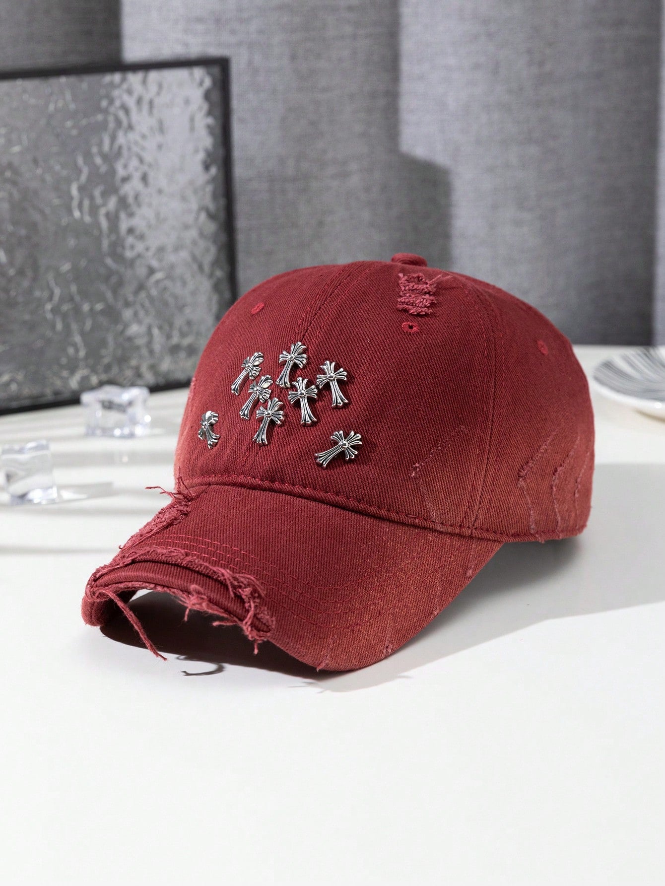 1pc Graffiti Street Fashion Polyester Embroidered Decoration Y2K Metallic Baseball Cap, Trendy Personality With Metal Decor, Asymmetrical Graffiti Unisex Ear Hat