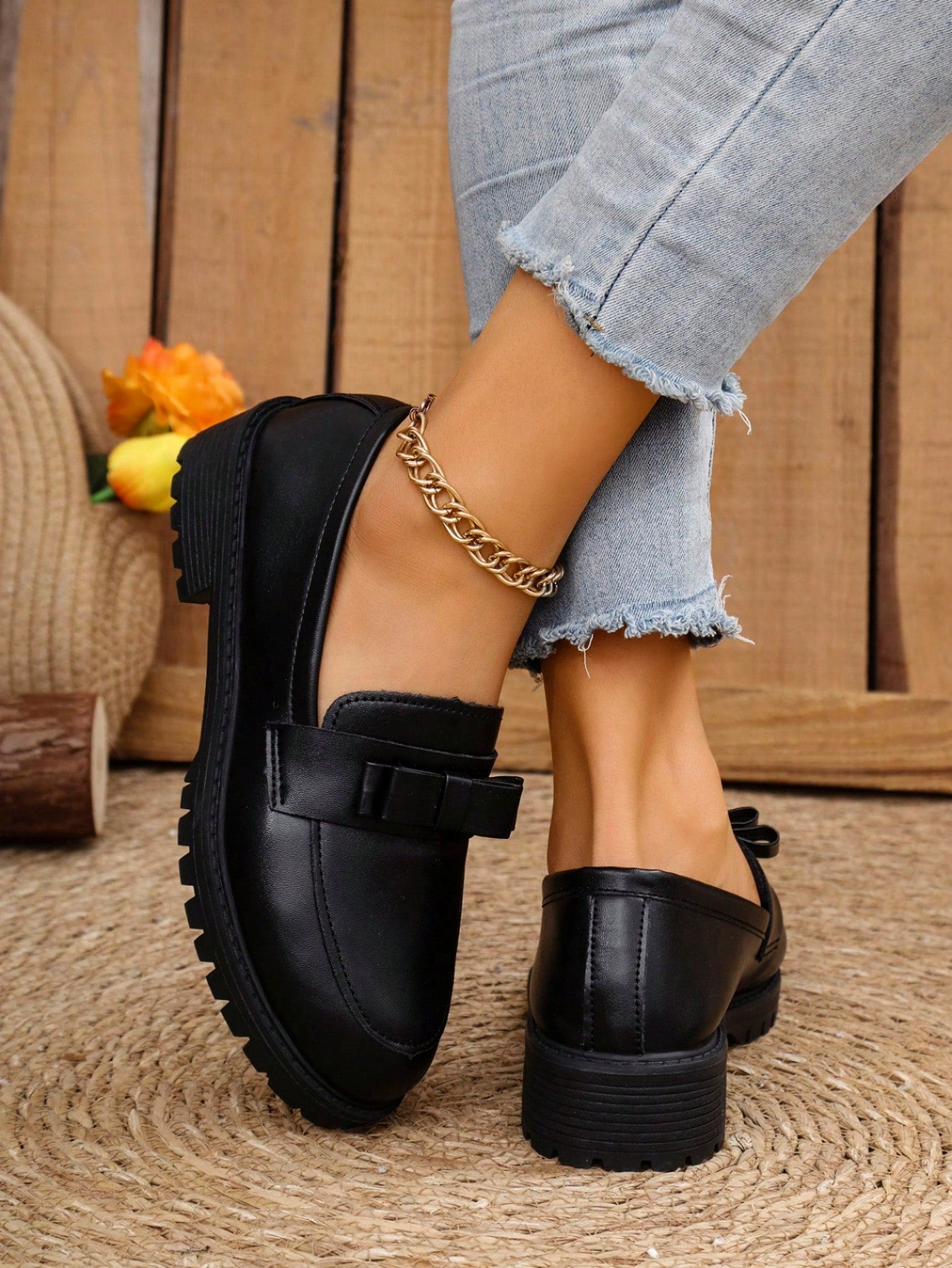 Thick Sole Platform Loafers Wedge Oxford Shoes Women Pointed Toe Lace Up Low Heel Casual Metal Buckle Pumps