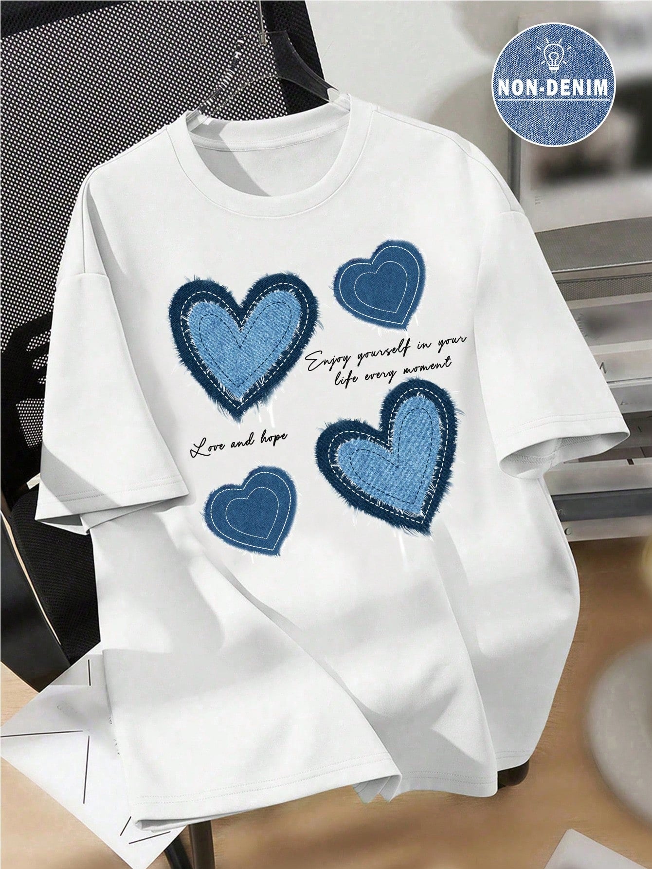 EZwear Women's Plus Size T-Shirts, Casual Minimalist Heart Patch Design Round Neck Short Sleeve Loose Fit Plus Size T-Shirt, Suitable For Summer