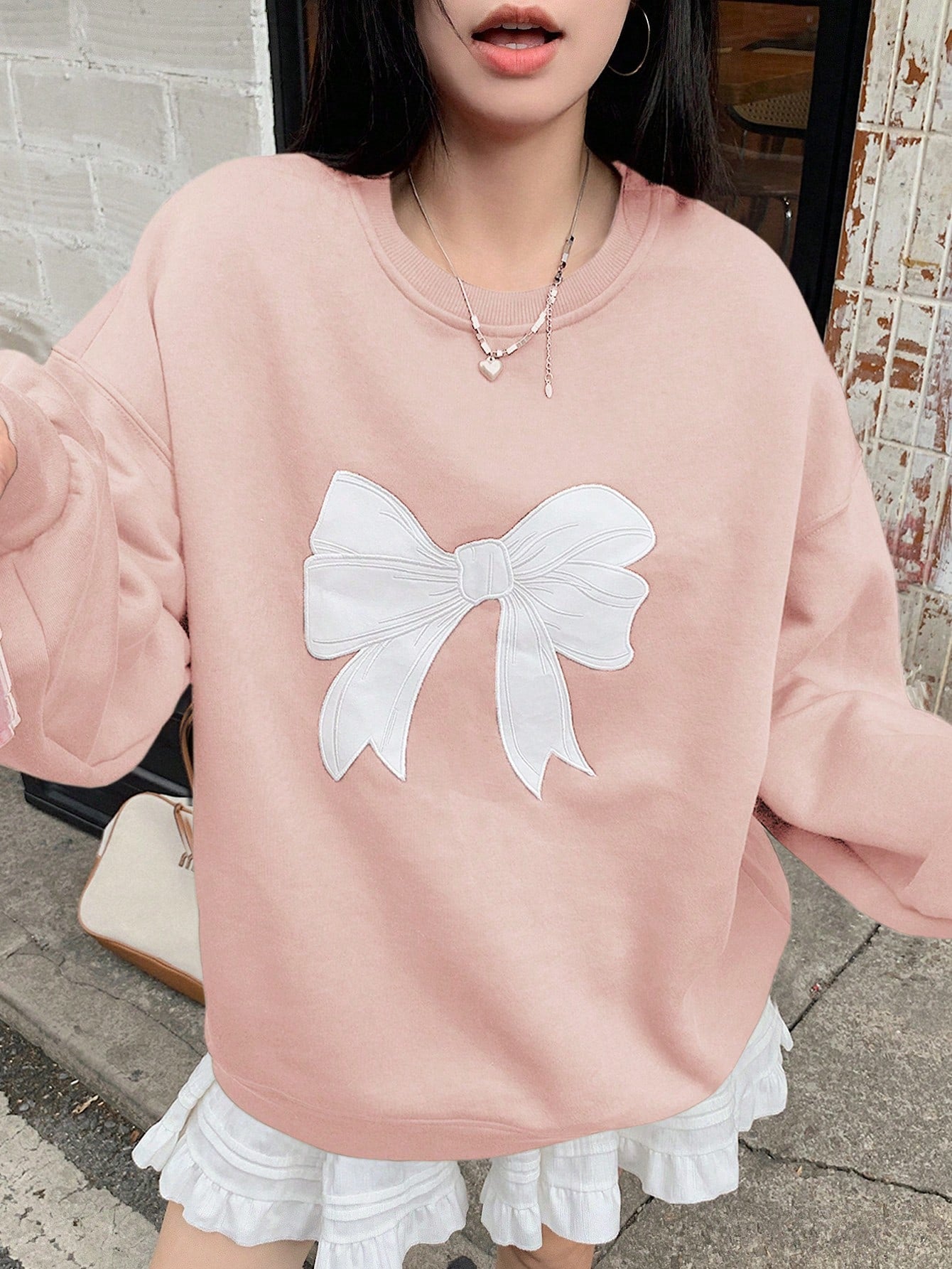 DAZY Women's Round Neck Embroidered Bow Decor Long Sleeve Sweatshirt